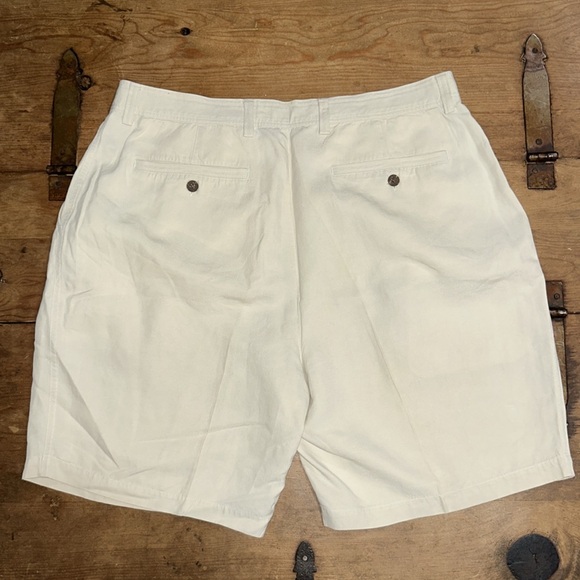 Tommy Bahama Men's Tan Flat Front Shorts Size 38 - Picture 5 of 6
